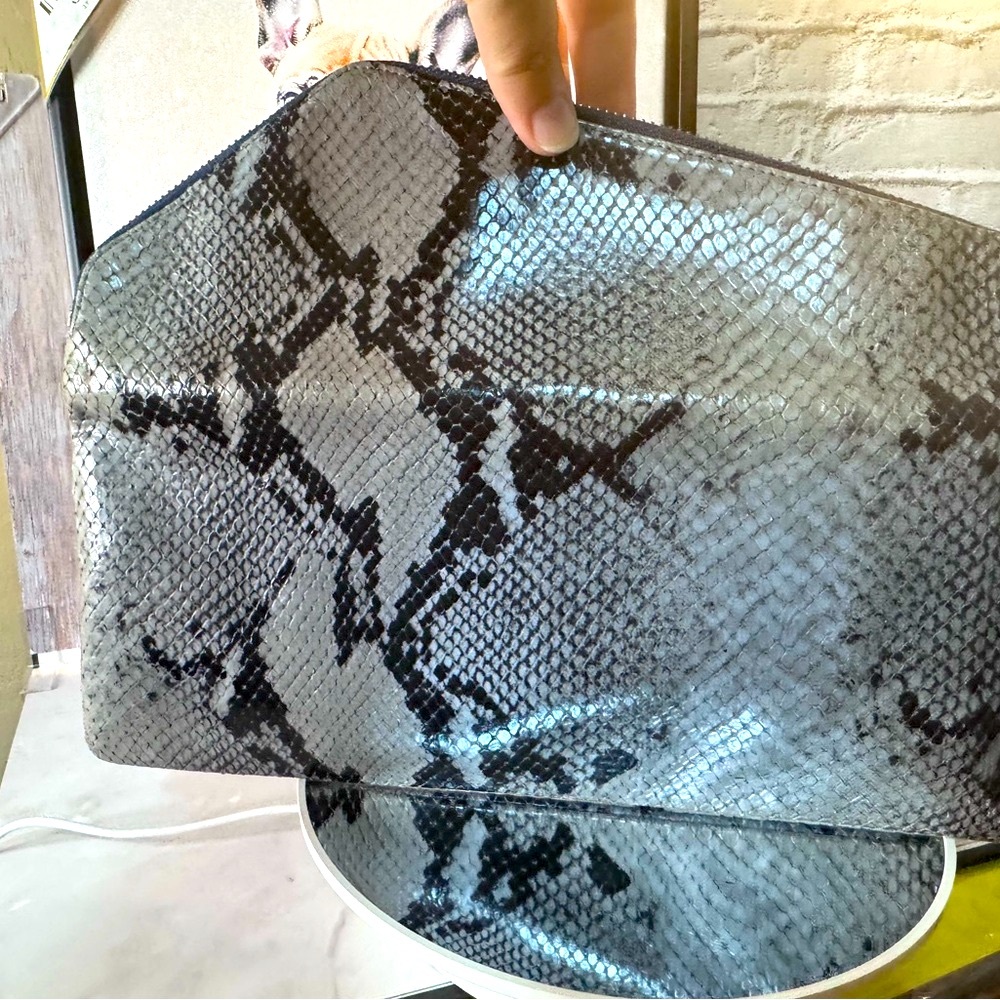 Henri Bendel Black and Gray Snakeskin Clutch w green inner lining 11” x 5” - Picture 8 of 14